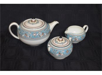 (#52) Wedgewood Serving Piece (tea / Coffee Pot, Sugar And Creamer) Bone China England