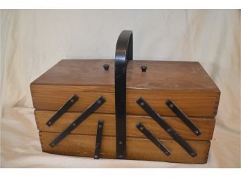(#76) Vintage Sewing Box With Sewing Notions