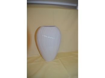 (#13) Lenox 10.5'H Vase
