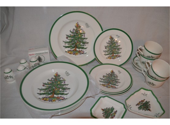 (#57B) Spode Christmas Tree Diner Set (incomplete) See Details For List 23 Pieces