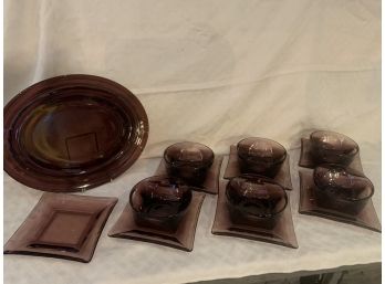 (#57) Mid Century Modern Eggplant Glass Dessert 6 Cups And 7 Plates
