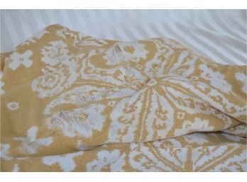 (#142) Full Size Vintage Bed Spread (damaged)