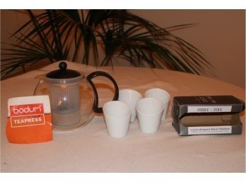 NEW Bodum Tea Press Press & Porcelain Mini Testers