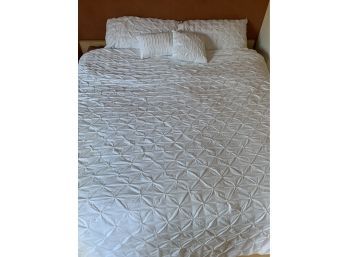Lush Decor White 5-PC Comforter Set (Comforter, Two Accent Pillows & Pillow Shams)