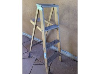 4' Wood Ladder