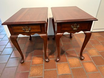 Pair Of Pennsylvania House End Tables / Nightstands