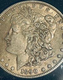 1890 MORGAN SILVER DOLLAR COIN- XF- IN PLASTIC CASE