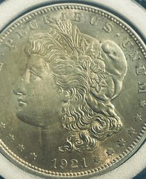 1921 MORGAN SILVER DOLLAR COIN - BU / BRILLIANT UNCIRCULATED IN CAPSULE