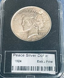 1924 PEACE SILVER DOLLAR COIN - XF - IN PLASTIC CASE