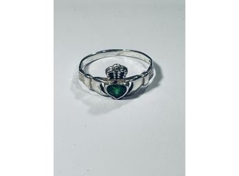 LOVELY STERLING SILVER CLADDAGH RING - SIZE 8 1/2