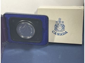 1974 CANADA WINNIPEG SILVER DOLLAR COIN- IN DISPLAY BOX!