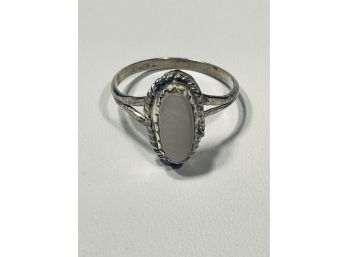 PETITE MOTHER OF PEARLE STERLING SILVER RING - SIZE 5
