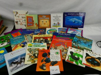 Clean Lot Of More Than 30 Children's Books! Mostly Books Of Animals