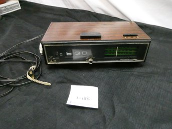 Old School AM/FM Clock Radio W/ Alarm. Radio Works