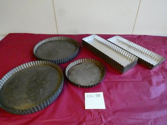 Large Lot Of Steel Tart Pans With Removable Bottoms - Round - 8' Diam And Square - 14'x4.5' - Approx 24 Total