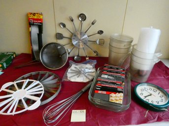 Tub Lot Of Assorted Kitchenware / Polycarb Containers With Lids - Pie Cutters - Kitchen Clocks And More!