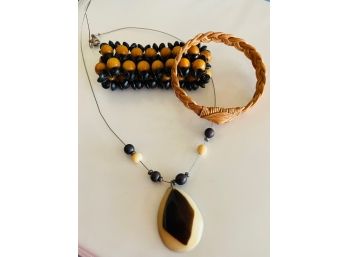 Aftrican Style Beaded And Wooden Necklace And Bracelets