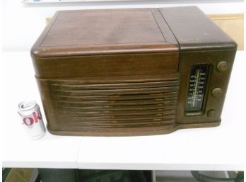 Vintage Radio/Turntable In Solid Wooden Cabinet