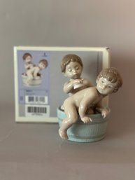 Lladro Porcelain Figurine Of  Children In Tub