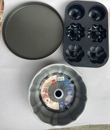 Group Of Three Bakeware Pieces