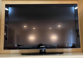 Samsung 46' LCD Television
