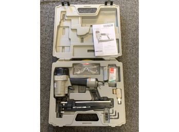 Porter Cable 16 Gauge Finish Nail Gun Model FN250A With Carry Case