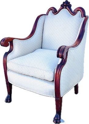 Elegant Carved And Upholstered Vintage Side Chair - White/Cream Colored Fabric