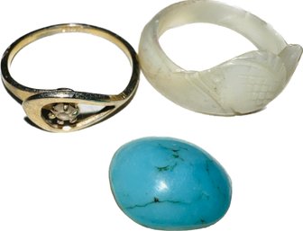 Two Rings & Turquoise Cabochon With Silk Jewelry Pouch