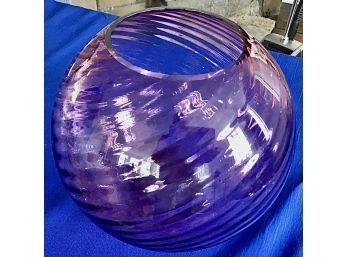 Round Spiral Amethyst Glass Vase