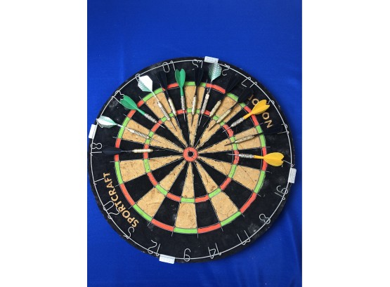18 Inch Dart Board With 13 Darts