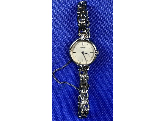 Vintage Seiko Women's Bracelet Watch - Gold Tone Finish