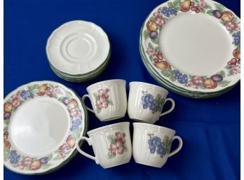 Brand New 20 Piece Noritake Signed - 'Epoch Collection'