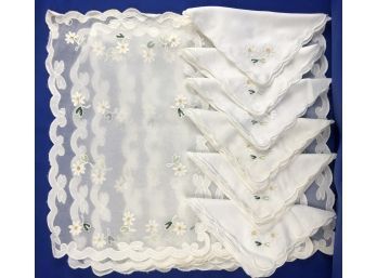 Six Stunning Vintage Organdy Placemats & Six Matching Napkins - Daisy Embroidery - Likely Italian Or European