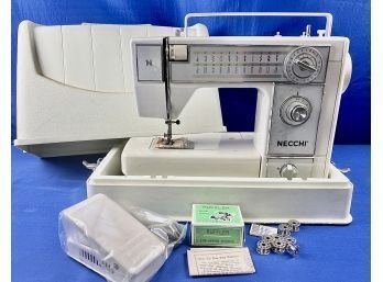 Vintage Necchi 575fa Mechanical 18 Stitch Sewing Machine With Carrying Case & Attachments