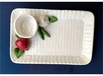 Basketweave Hors D'Oeuvres Tray With Dipping Cup