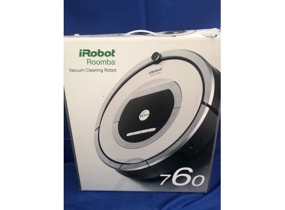 I Robot Roomba Vacuum Cleaning Robot