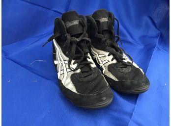 Asics Wrestling Shoes  Size 9
