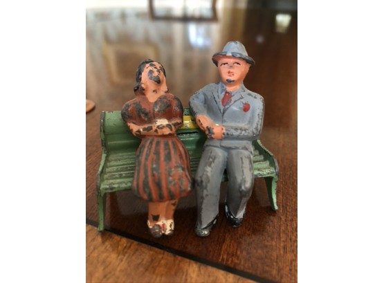 Old Model Train Scene Figures - Very Old Metal Figures Of A Man & Woman On Park Bench