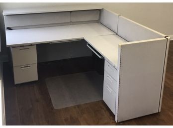 Freestanding Modular Cubicle Desk Workspace