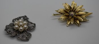 Pair Of Beautiful Vintage Brooches #591