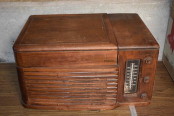 Philco-46-1203 Radio Phonograph