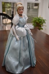 Franklin Mint Walt Disney Collection Hand Painted Porcelain Cinderella Premiere Edition