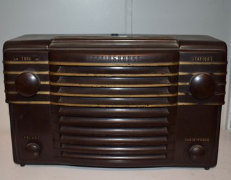 Westinghouse Model H-122A AM/FM Radio Lot 827