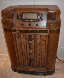 Vintage Silvertone Tube Radio 7050 Lot 839