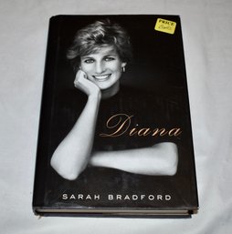 Diana By Sarah Bradford Large Print Edition