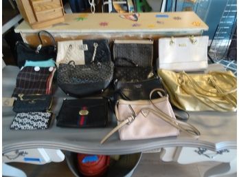 14 Purses And Clutches