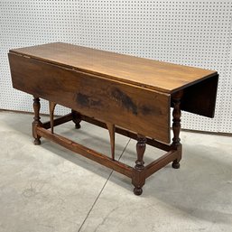 William & Mary Style Butterfly Drop-Leaf Table