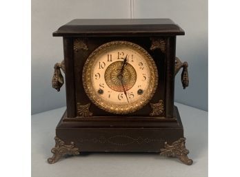 E. Ingraham Bristol, Connecticut Shelf Clock