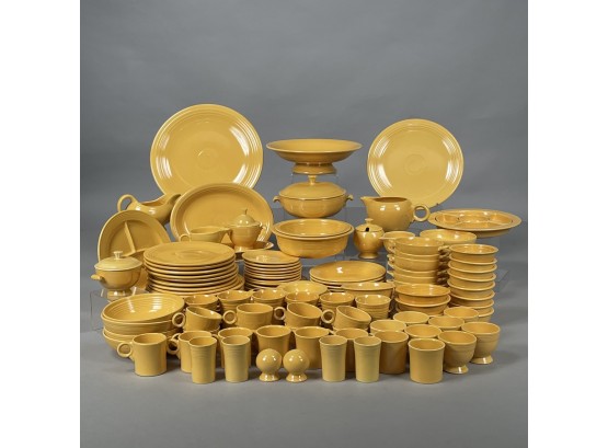 Fiestaware 'Yellow' Extensive Dinner Service, Homer Laughlin China Company, Mid-Twentieth Century