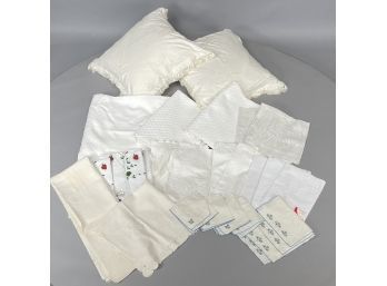 Group Of American Table And Bed Linens, Two Quilts, And Swiss Curtains, Twentieth Century